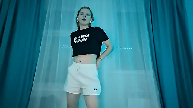 Snapshot of LynteriLain chatting on November 2025 07:23:02 PM LynteriLain online show from November 2025 07:23:02 PM