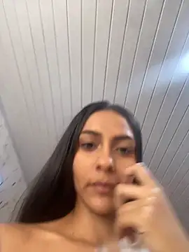 Snapshot of miluwatson chatting on October 2025 06:29:01 PM miluwatson online show from October 2025 06:29:01 PM