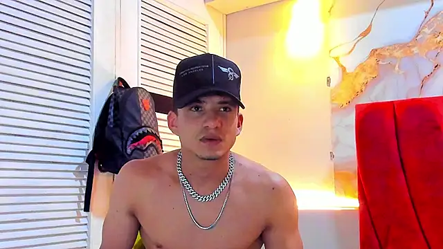 Snapshot of daniscot chatting on November 2025 03:39:02 AM daniscot online show from November 2025 03:39:02 AM