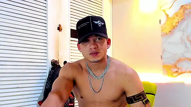 Snapshot of daniscot chatting on November 2025 04:02:02 AM daniscot online show from November 2025 04:02:02 AM