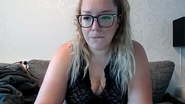 KittyClit online show from November 2025 09:20:01 AM