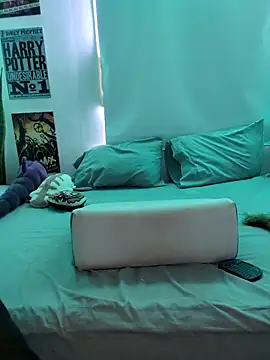 Tinawildd online show from March 2026 06:45:02 PM