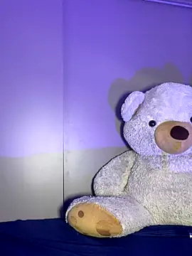 EmilyZuits online show from October 2025 08:50:02 PM