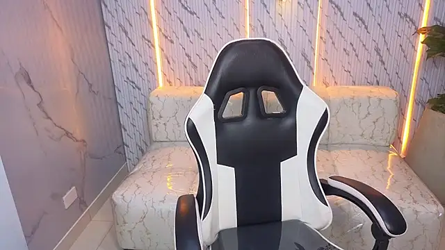 Snapshot of Terry_tx chatting on October 2025 01:01:02 PM Terry tx online show from October 2025 01:01:02 PM