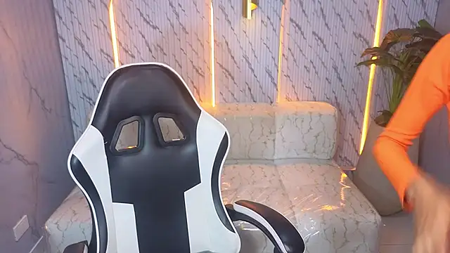 Snapshot of Terry_tx chatting on November 2025 01:00:02 PM Terry tx online show from November 2025 01:00:02 PM