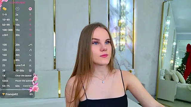 Lili Lohan online show from November 2025 05:23:01 PM