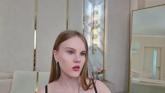 Snapshot of Lili_Lohan chatting on May 2026 05:02:02 AM Lili Lohan online show from May 2026 05:02:02 AM