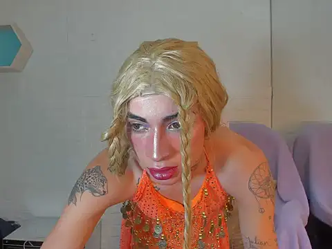 Snapshot of Mila_Leon chatting on October 2025 02:37:02 AM Mila Leon online show from October 2025 02:37:02 AM