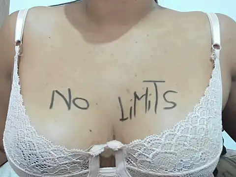 Snapshot of Valentinahot7 chatting on October 2025 03:23:02 PM Valentinahot7 online show from October 2025 03:23:02 PM