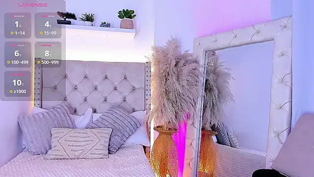 mia juicy  online show from October 2025 01:09:02 AM