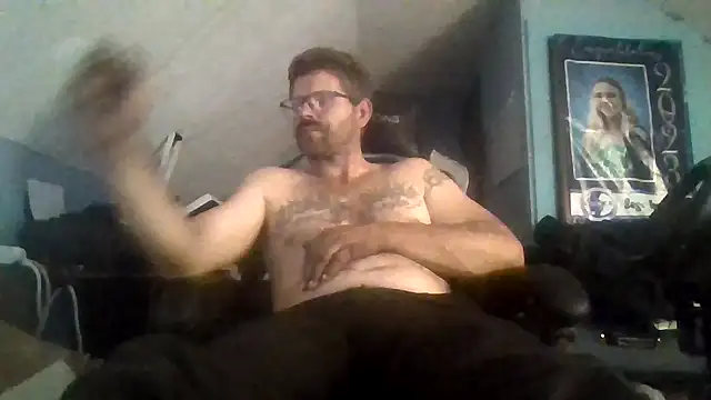 Snapshot of bigdickdaddy6911 chatting on October 2025 02:52:01 AM bigdickdaddy6911 online show from October 2025 02:52:01 AM