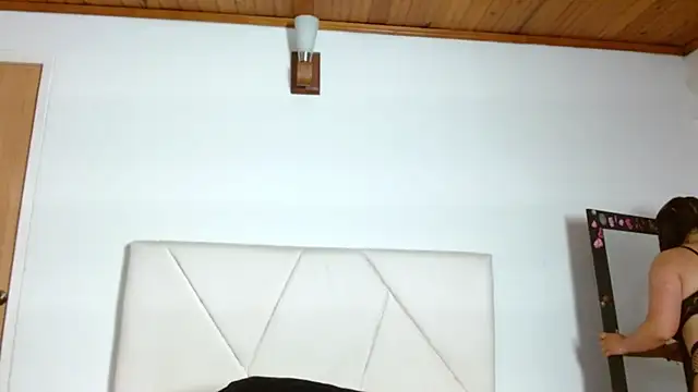 Snapshot of Wandaa- chatting on October 2025 04:33:01 AM Wandaa- online show from October 2025 04:33:01 AM