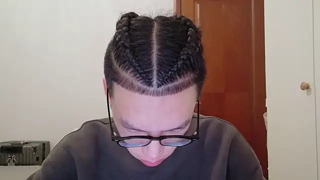 Snapshot of hangzi-0011 chatting on October 2025 09:40:01 AM hangzi-0011 online show from October 2025 09:40:01 AM