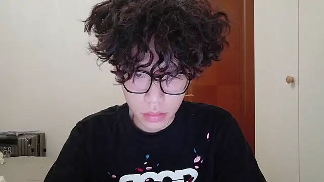 Snapshot of hangzi-0011 chatting on October 2025 10:36:02 AM hangzi-0011 online show from October 2025 10:36:02 AM