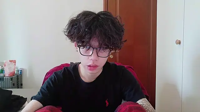 Snapshot of hangzi-0011 chatting on October 2025 05:54:02 AM hangzi-0011 online show from October 2025 05:54:02 AM