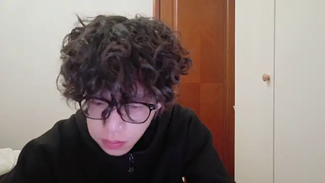 Snapshot of hangzi-0011 chatting on October 2025 07:27:01 AM hangzi-0011 online show from October 2025 07:27:01 AM