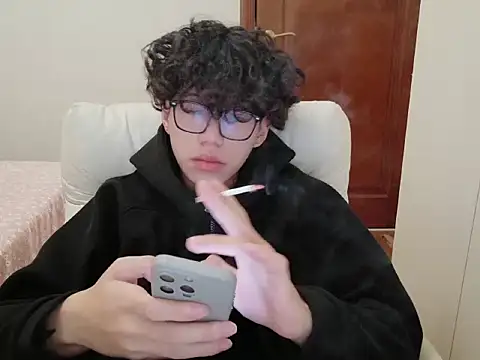 Snapshot of hangzi-0011 chatting on November 2025 11:11:02 AM hangzi-0011 online show from November 2025 11:11:02 AM