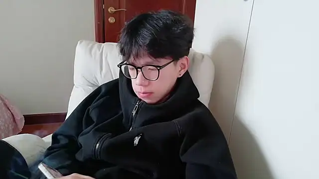 Snapshot of hangzi-0011 chatting on November 2025 08:04:02 AM hangzi-0011 online show from November 2025 08:04:02 AM