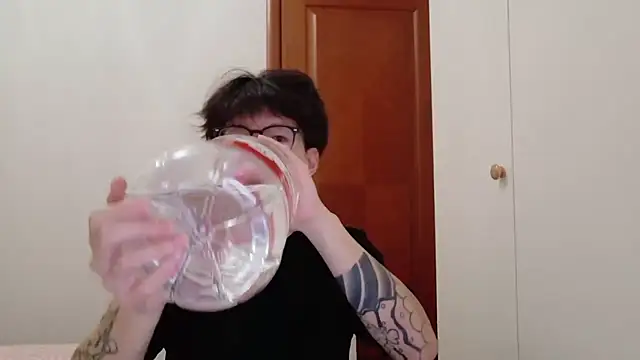 Snapshot of hangzi-0011 chatting on November 2025 09:59:01 AM hangzi-0011 online show from November 2025 09:59:01 AM