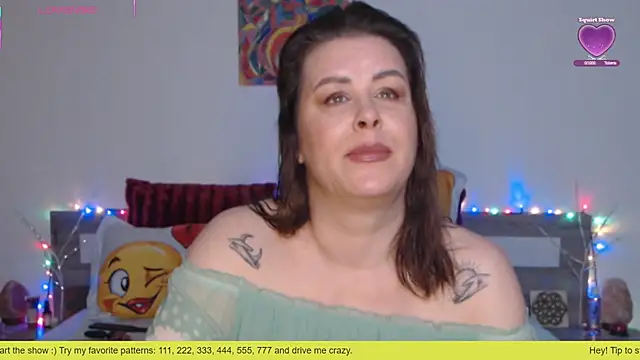 Snapshot of 1Felicity1 chatting on October 2025 04:59:01 AM 1Felicity1 online show from October 2025 04:59:01 AM