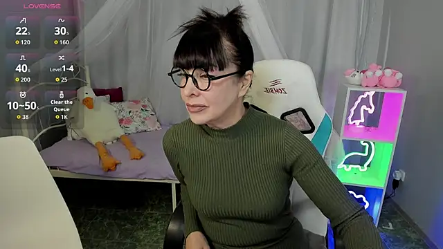 LindaRomero online show from October 2025 09:18:02 AM