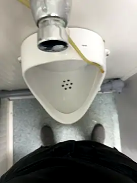 Snapshot of KingAdonisss chatting on November 2025 06:18:02 PM KingAdonisss online show from November 2025 06:18:02 PM