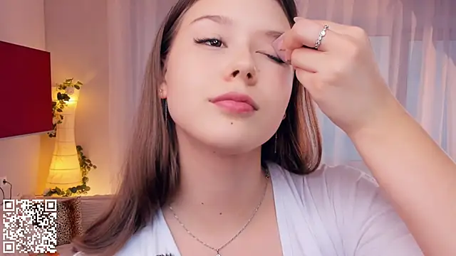 Snapshot of MondoNeko chatting on October 2025 07:16:01 AM MondoNeko online show from October 2025 07:16:01 AM