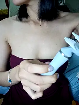 Snapshot of BiCute688 chatting on November 2025 06:58:01 AM BiCute688 online show from November 2025 06:58:01 AM