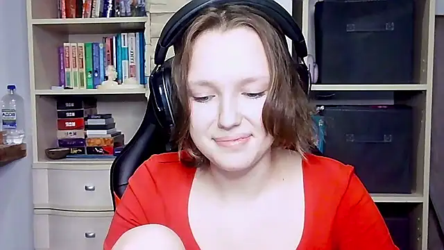 Snapshot of Diana-back chatting on October 2025 01:56:02 PM Diana-back online show from October 2025 01:56:02 PM