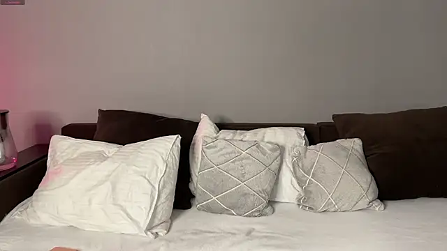 Snapshot of petalpage chatting on November 2025 06:07:02 PM petalpage online show from November 2025 06:07:02 PM