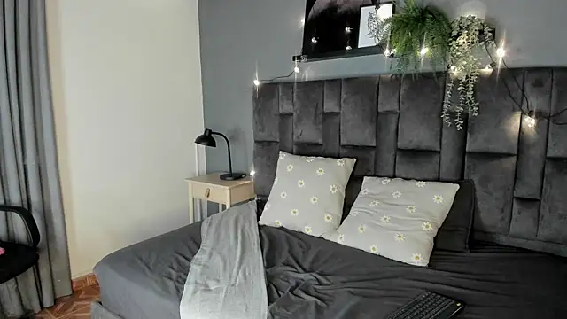 Julietasweett   online show from October 2025 07:40:01 PM