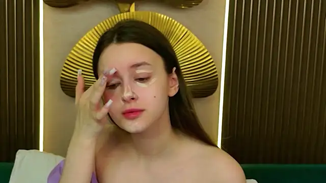 EvaSwen online show from April 2026 06:08:01 AM