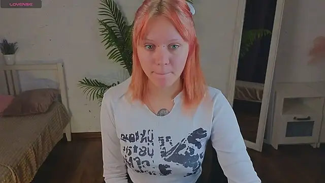 Snapshot of kitten_murray_ chatting on October 2025 05:40:01 AM kitten murray online show from October 2025 05:40:01 AM