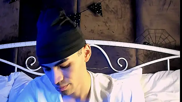 Snapshot of JaremyHarris chatting on November 2025 08:11:01 PM JaremyHarris online show from November 2025 08:11:01 PM