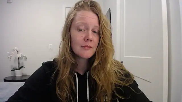 naughtyfox89 online show from April 2026 03:21:01 AM