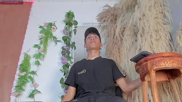 Snapshot of milo_crave chatting on September 2025 08:25:01 PM milo crave online show from September 2025 08:25:01 PM