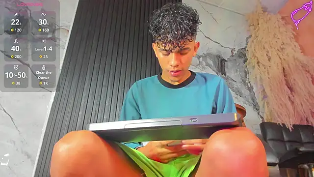 Snapshot of milo_crave chatting on October 2025 12:58:01 PM milo crave online show from October 2025 12:58:01 PM