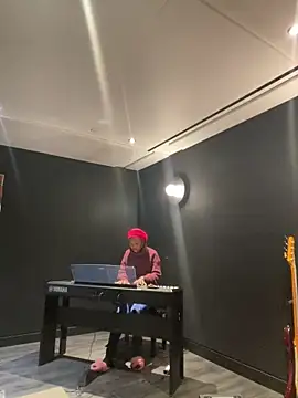 tia   fox online show from February 2026 01:21:02 AM