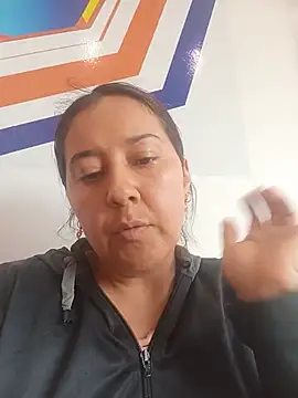 Snapshot of linda_swett chatting on July 2026 03:29:01 PM linda swett online show from July 2026 03:29:01 PM