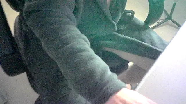 nobby2012 online show from April 2026 04:01:01 PM