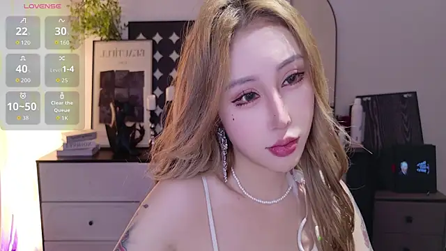 funnygirl0929 online show from December 2025 04:02:01 PM