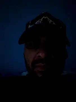 roelbluee226 online show from October 2025 01:18:01 PM