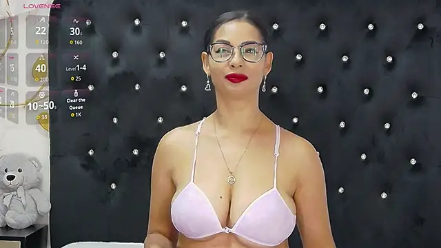 Snapshot of MiaRyder chatting on October 2025 01:04:02 PM MiaRyder online show from October 2025 01:04:02 PM