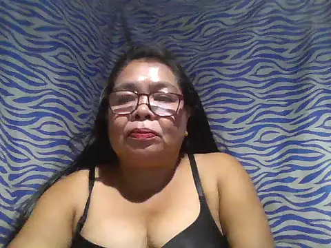 Snapshot of cris_tita chatting on June 2026 01:54:02 PM cris tita online show from June 2026 01:54:02 PM