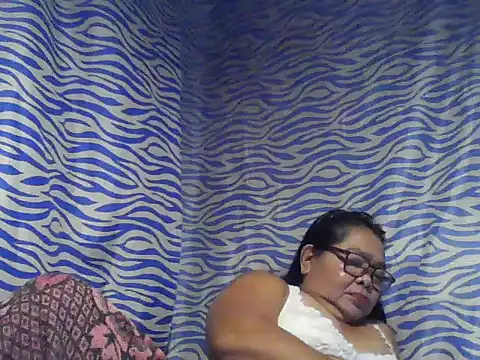 Snapshot of cris_tita chatting on June 2026 06:47:01 PM cris tita online show from June 2026 06:47:01 PM