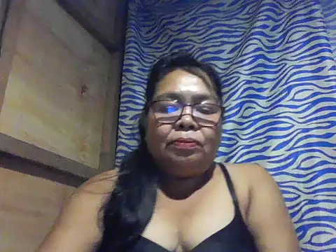 Snapshot of cris_tita chatting on July 2026 01:29:02 PM cris tita online show from July 2026 01:29:02 PM