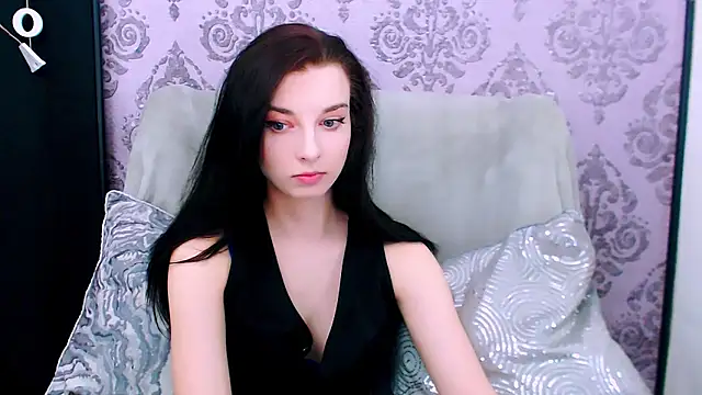 Snapshot of DominantLuna chatting on May 2026 07:32:01 PM DominantLuna online show from May 2026 07:32:01 PM