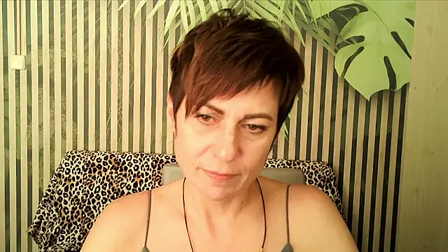 Ashley Brookss online show from October 2025 01:28:02 PM
