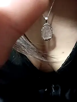 Snapshot of ZingCii chatting on October 2025 05:53:02 AM ZingCii online show from October 2025 05:53:02 AM