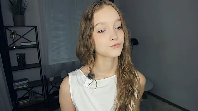 SerrenaAa online show from November 2025 07:07:01 AM